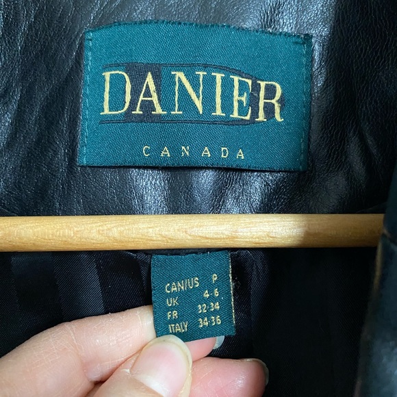 Danier Leather jacket size US P - Picture 3 of 6